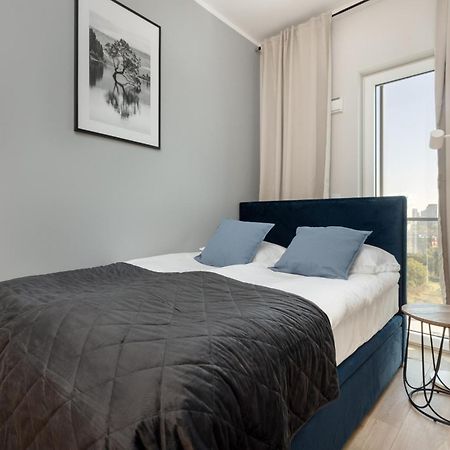 Business Center Apartments Warsaw Wola By Noclegi Renters Kültér fotó