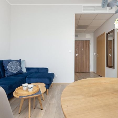 Business Center Apartments Warsaw Wola By Noclegi Renters Kültér fotó
