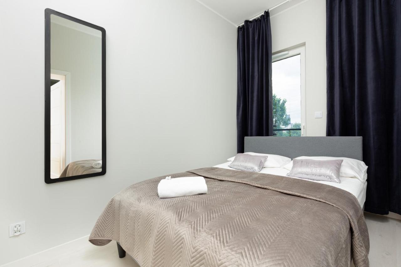 Business Center Apartments Warsaw Wola By Noclegi Renters Kültér fotó
