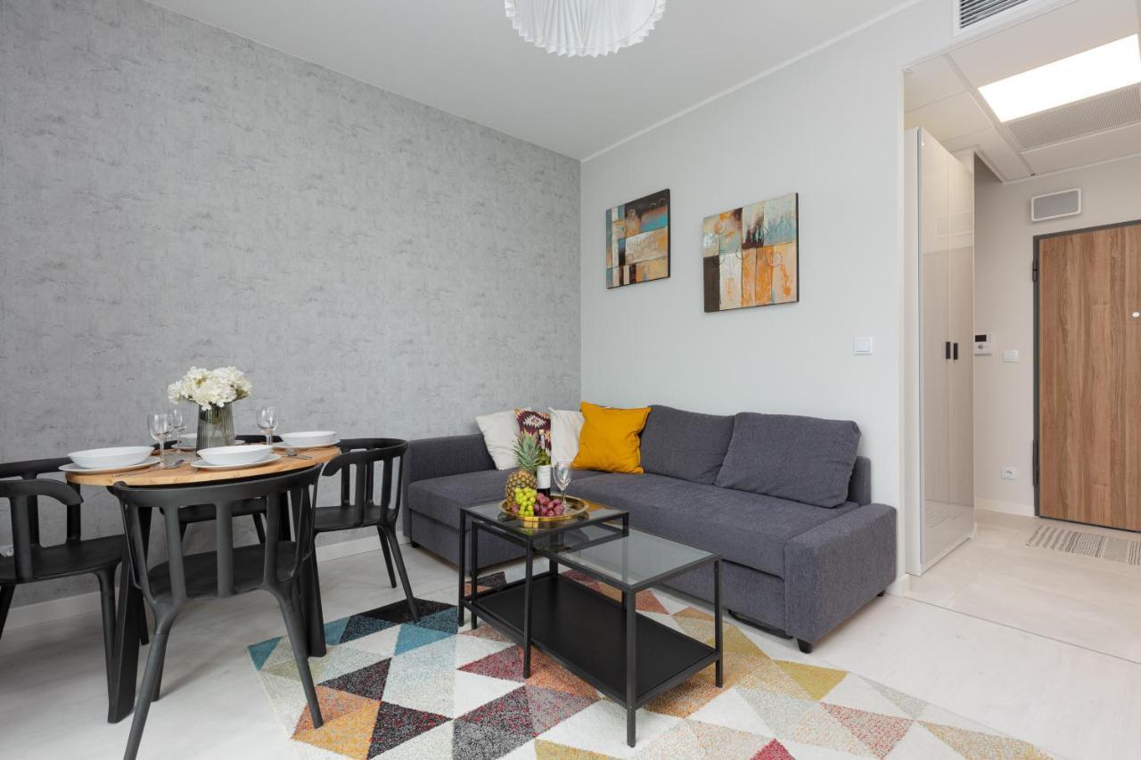 Business Center Apartments Warsaw Wola By Noclegi Renters Kültér fotó