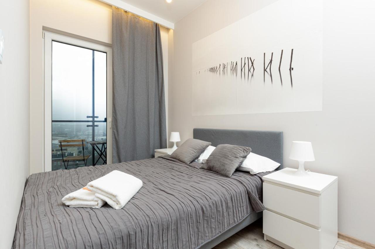 Business Center Apartments Warsaw Wola By Noclegi Renters Kültér fotó