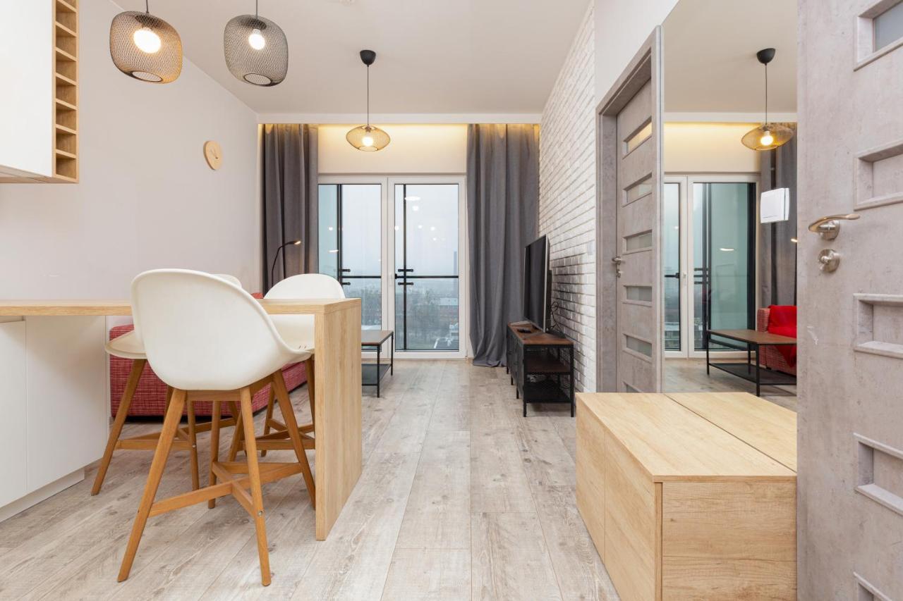 Business Center Apartments Warsaw Wola By Noclegi Renters Kültér fotó