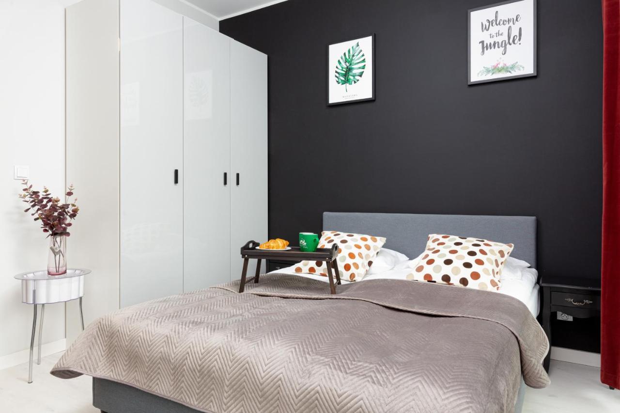 Business Center Apartments Warsaw Wola By Noclegi Renters Kültér fotó